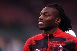 ge - Rafael Leão entra em lista de dispensas do Milan; veja nomes