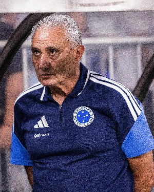 ge - Torcida do Cruzeiro xinga Tite e vaia lateral William no Mineirão; assista