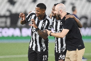 ge - No último jogo de Bellão como interino, Botafogo tenta vencer primeiro clássico de 2026