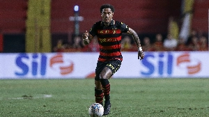 ge - Sport é cobrado por atraso em pagamento de transferência de Zé Gabriel; clube se explica