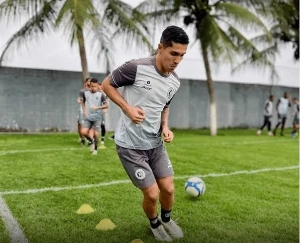 ge - Comercial contrata atacante que passou pela base do Flamengo