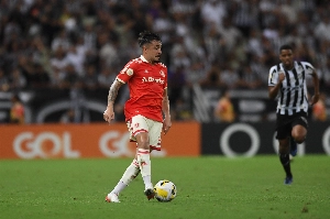 ge - Chapecoense encaminha contratação de lateral-direito ex-Internacional