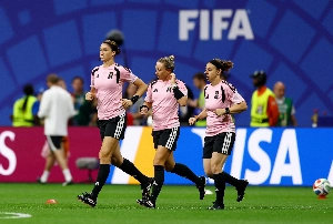 ge - Web reage a trio feminino de arbitragem na Copa do Mundo