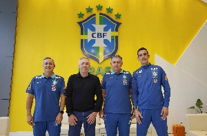 ge - Ancelotti se reúne com técnicos das seleções de base do Brasil na Granja Comary