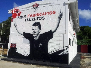 ge - Contra o Corinthians, Vitória vai rever Gabriel Paulista, cria homenageada em prédio da base