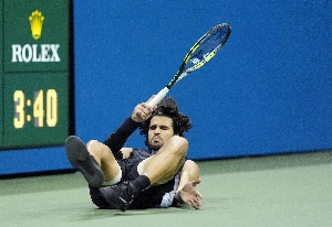 ge - Alcaraz passa mal, vomita e perde batalha de 4h28 para Shelton no US Open