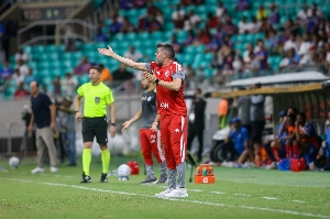 ge - Pezzolano diz que Inter é obrigado a passar no Gre-Nal e alerta sobre Brasileirão: 