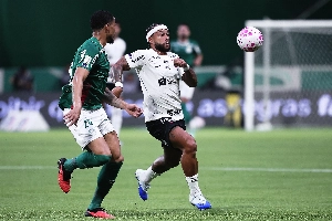 ge - Memphis Depay recebe terceiro cartão amarelo e desfalca o Corinthians contra o Vitória
