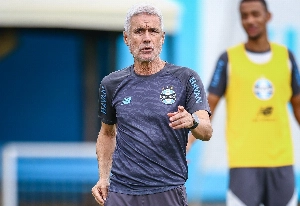 ge - A evolução que Luís Castro quer ver no Grêmio contra o Coritiba