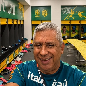 ge - Quem é o roupeiro que 