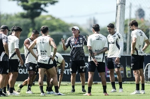 ge - Desfalques e pouco tempo para treinar: Cuca tem problemas para definir o Santos contra o Bahia