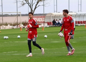 ge - Filho do goleiro Muriel e outros jovens da base reforçam treino do Inter; veja quem participou