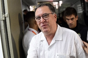 ge - Santos paga um mês de direitos de imagem em atraso ao elenco