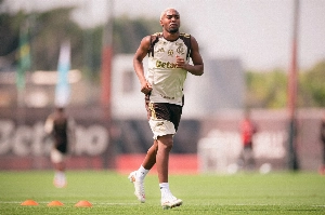 ge - Flamengo avança por venda de Lorran a clube dos Emirados Árabes; veja valores