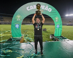 ge - Luizinho vibra com conquista da Copa Verde: “Paysandu é gigante porque ganha títulos”