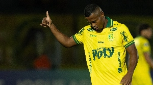 ge - Carlos Eduardo sai do banco, muda jogo com assistência e valoriza vitória do Mirassol na Libertadores