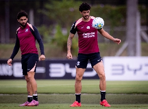 ge - Corinthians tenta primeira vitória em clássico no ano para deixar Z-4 do Brasileirão
