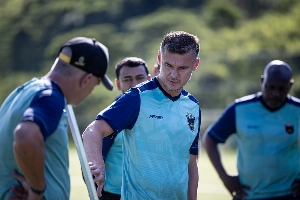 ge - Volta Redonda anuncia demissão do técnico William De Mattia