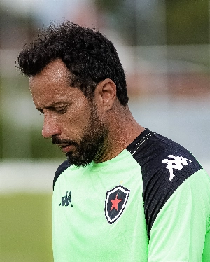 ge - Em um mês no Botafogo-PB, Nenê soma 5 jogos, tem único gol de pênalti e ainda não empolga