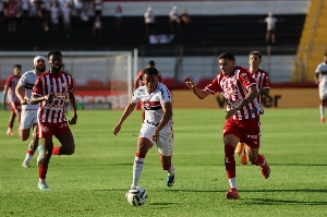 ge - Botafogo-SP sai na frente, mas deixa de vencer em casa pelo terceiro jogo consecutivo