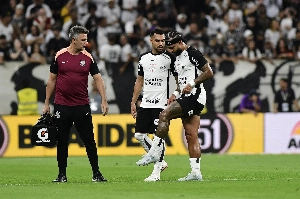 ge - Executivo do Corinthians diz que Memphis pode tratar lesão na Holanda: 