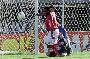 Terceiro Tempo - Milton Neves - Achados & Perdidos: Há 19 anos, o pênalti não marcado em Tinga que poderia mudar a história do Brasileirão de 2005 - Notícias - Terceiro Tempo