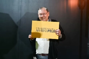 Terceiro Tempo - Milton Neves - Em 'Uma Homenagem ao Rei Pelé' é possível até sentir 'presença' do Rei - Notícias - Terceiro Tempo