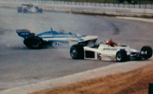 Terceiro Tempo - Milton Neves - Olhos no retrovisor: Tom Pryce, que completaria 76 anos, teve morte anunciada no Brasil por Milton Neves - Notícias - Terceiro Tempo