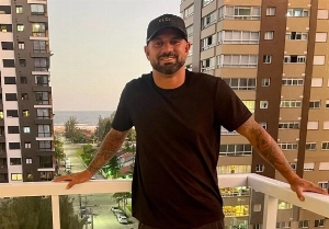 Terceiro Tempo - Milton Neves - Parabéns, Magrão! Ex-volante do São Caetano e Inter completa 47 anos! - Notícias - Terceiro Tempo