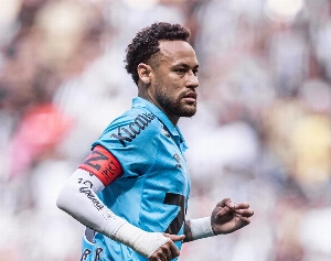 Terceiro Tempo - Milton Neves - Neymar critica gramado da Arena MRV: 'Sintético é uma m...' - Notícias - Terceiro Tempo