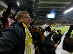 Terceiro Tempo - Milton Neves - Achados & Perdidos: Milton Neves no Japão acompanhou derrota do Santos para o Barcelona no Mundial de Clubes - Notícias - Terceiro Tempo