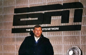 Terceiro Tempo - Milton Neves - Achados & Perdidos: O dia em que Milton Neves visitou a sede norte-americana da ESPN - Notícias - Terceiro Tempo