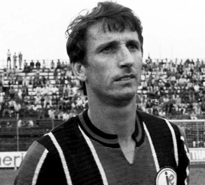 Terceiro Tempo - Milton Neves - Saudade: Há quatro anos morria o ex-lateral Ladinho, que brilhou por Joinvile e Grêmio - Notícias - Terceiro Tempo