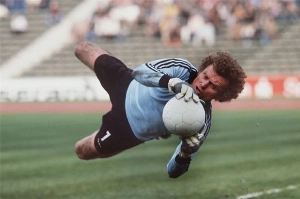 Terceiro Tempo - Milton Neves - Achados & Perdidos: Vídeo com grandes defesas de Sepp Maier, que chega aos 82 anos - Notícias - Terceiro Tempo