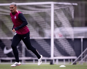 Terceiro Tempo - Milton Neves - Em jogo atrasado da rodada 2 do Brasileiro, Corinthians encara o Furacão no sintético de Curitiba - Notícias - Terceiro Tempo