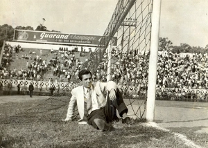 Terceiro Tempo - Milton Neves - Benedito Ruy Barbosa, que completa 95 anos, foi repórter de campo, escreveu livro sobre Pelé e esteve em Muzambinho - Notícias - Terceiro Tempo