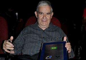 Terceiro Tempo - Milton Neves - Saudade: Há 11 anos morria Tchê, o preparador de motores de kart de Ayrton Senna - Notícias - Terceiro Tempo