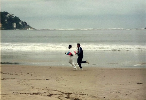 Terceiro Tempo - Milton Neves - Achados & Perdidos: Vídeo raro de Pelé e Milton Neves em uma ação publicitária na praia - Notícias - Terceiro Tempo