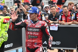 Terceiro Tempo - Milton Neves - MotoGP: Márquez tem paciência para dar o bote no final e vencer a Sprint em Goiânia - Notícias - Terceiro Tempo