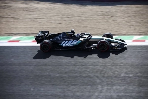 Terceiro Tempo - Milton Neves - F1: Antonelli brilha com a Mercedes e larga na pole do GP do Japão; Bortoleto avança ao Q3 - Notícias - Terceiro Tempo