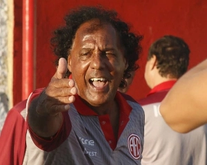 Terceiro Tempo - Milton Neves - Saudade: Há sete anos morria Luisinho Lemos, maior goleador da história do América-RJ - Notícias - Terceiro Tempo
