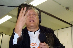 Terceiro Tempo - Milton Neves - Achados & Perdidos: Milton Neves comemorava o tri do Santos na Libertadores há 15 anos - Notícias - Terceiro Tempo