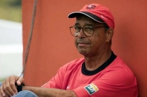 Terceiro Tempo - Milton Neves - Saudade: Há 11 anos morria Carlinhos Violino, ex-jogador e treinador do Flamengo - Notícias - Terceiro Tempo