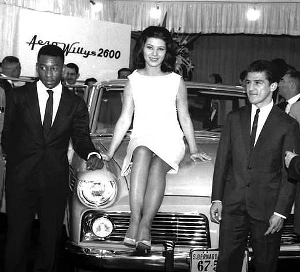 Terceiro Tempo - Milton Neves - Uma foto, uma história! Pelé, a Miss Brasil e Eder Jofre no lançamento do Aero-Willys - Notícias - Terceiro Tempo