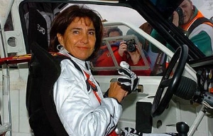 Terceiro Tempo - Milton Neves - Olhos no retrovisor: A aniversariante Michèle Mouton guiando seu carro campeão no Festival de Goodwood - Notícias - Terceiro Tempo