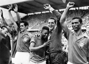 Terceiro Tempo - Milton Neves - Achados & Perdidos: Com virada espetacular sobre a Suécia, Brasil conquistava sua primeira Copa do Mundo, há 68 anos - Notícias - Terceiro Tempo