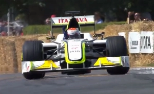 Terceiro Tempo - Milton Neves - Olhos no retrovisor: Barrichello voltava a guiar o carro da Brawn-GP há sete anos - Notícias - Terceiro Tempo