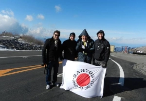 Terceiro Tempo - Milton Neves - Achados & Perdidos: Uma viagem de Milton Neves ao Japão para acompanhar o Santos - Notícias - Terceiro Tempo
