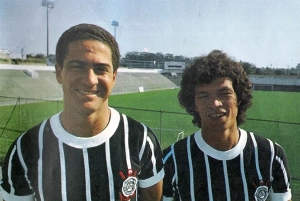 Terceiro Tempo - Milton Neves - Saudade: Há três anos morria Palhinha, que formou dupla memorável com Sócrates no Corinthians - Notícias - Terceiro Tempo
