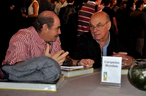 Terceiro Tempo - Milton Neves - Uma foto, uma história! Rivellino e Dino Sani em um doce reencontro - Notícias - Terceiro Tempo